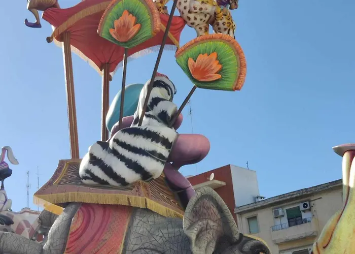 Station By Edeal Homes * デニア